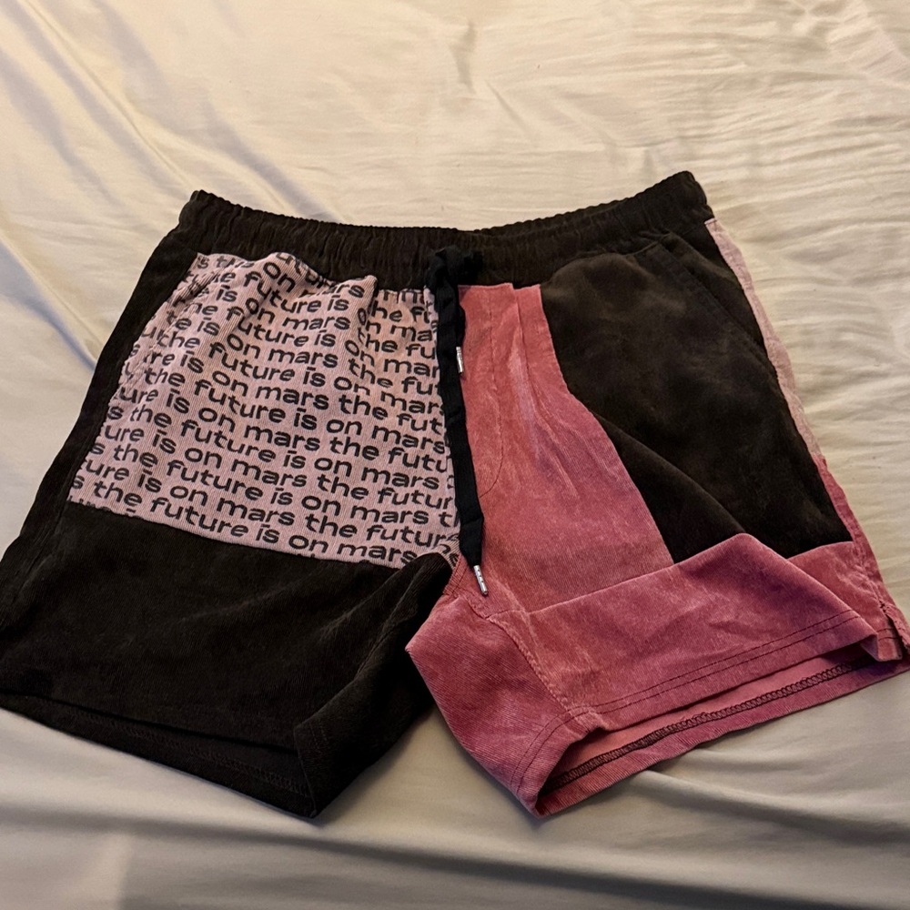 Future on Mars Pink/Black 6” shorts